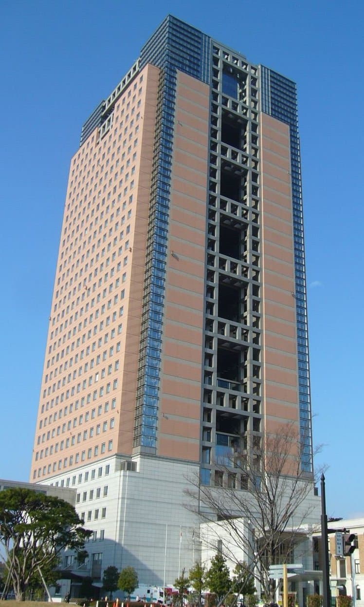 32階の無料展望ホールから赤城山を一望