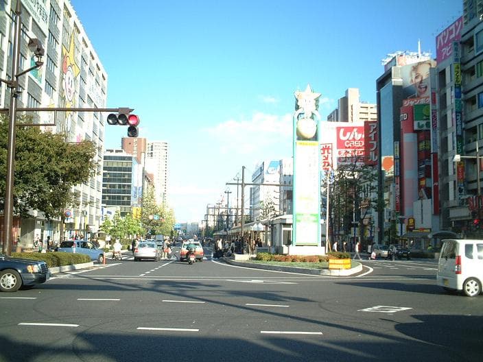 岡山の玄関口、桃太郎伝説ゆかりの大通りを散策