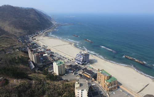 温泉街を散策しながら海水浴前の腹ごしらえ