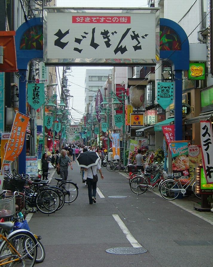 東京一長いといわれる商店街で食べ歩きの夕食