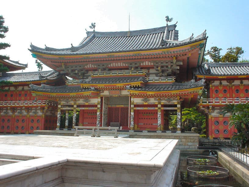 白い大理石の庭園・未来心の丘はまるで地中海の絶景
