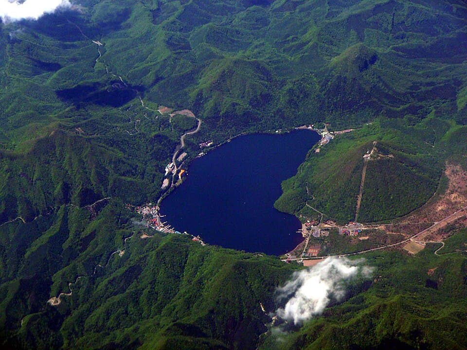 標高1,100mの湖畔を散策。榛名富士を眺めてひと休み