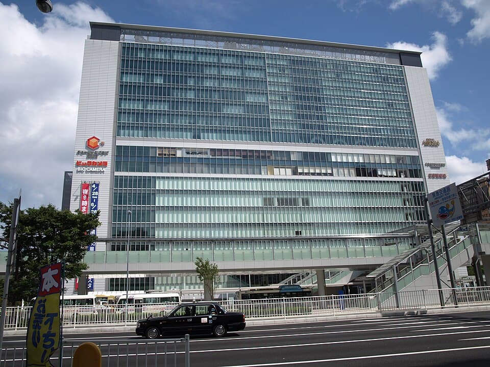 新幹線ウォッチングと駅ビルでお土産探し