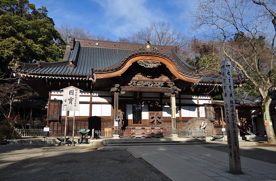 1300年以上の歴史を持つ古刹に参拝、名物そばで腹ごしらえ