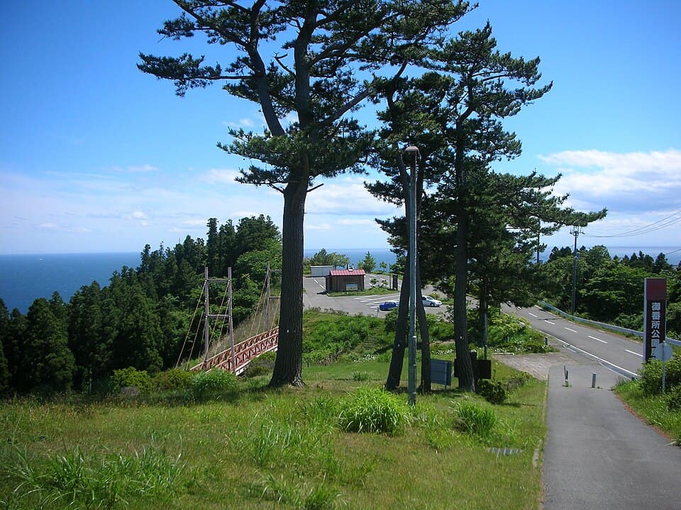 高台から金華山を望む牡鹿半島随一の絶景