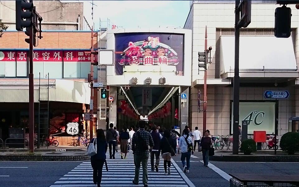 富山中心部の繁華街でランチと街歩き