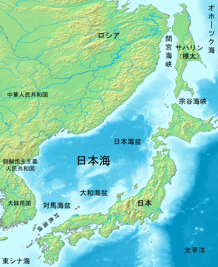 河川敷で場所取り、川辺の夕涼みで開演を待つ