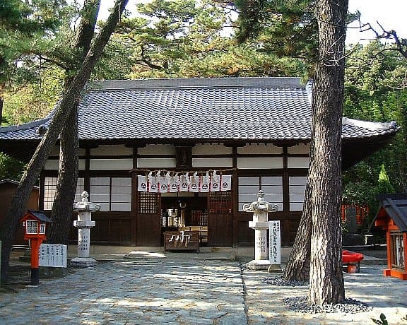 和歌の神様に参拝し、万葉歌人が愛でた入り江の景色に浸る