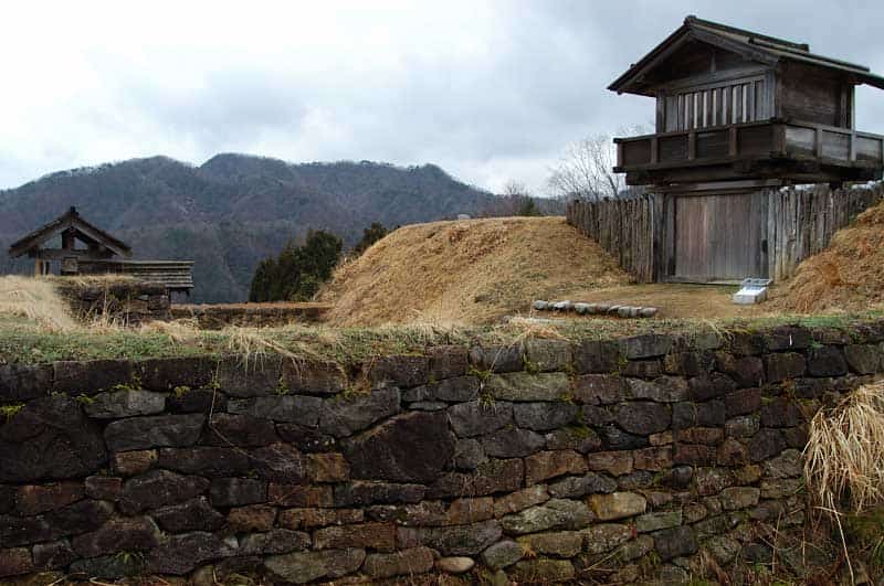 Torikoshi Castle Ruins (鳥越城跡)