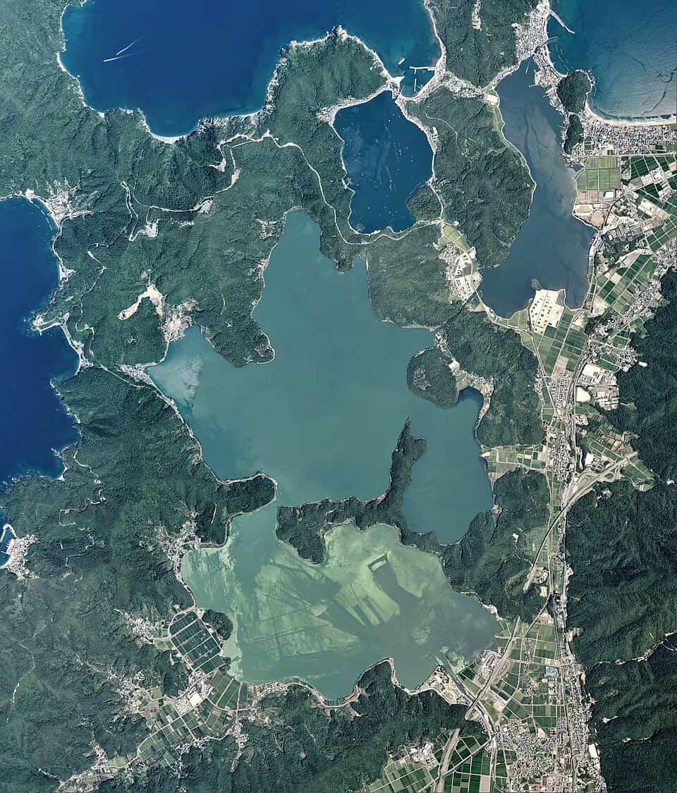 日向湖