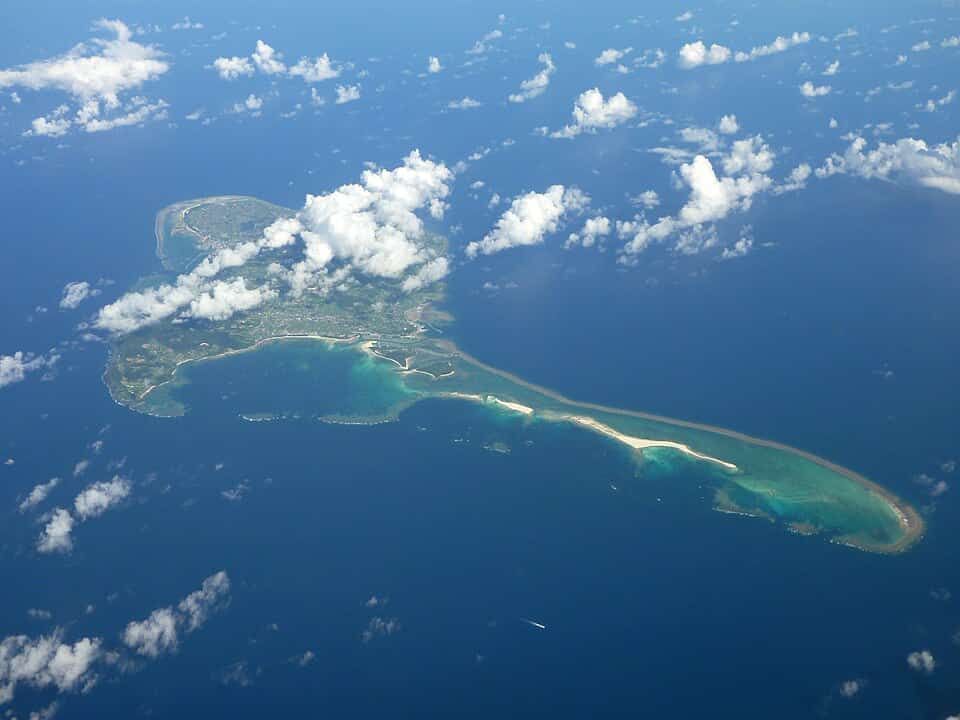 奥武島の畳石
