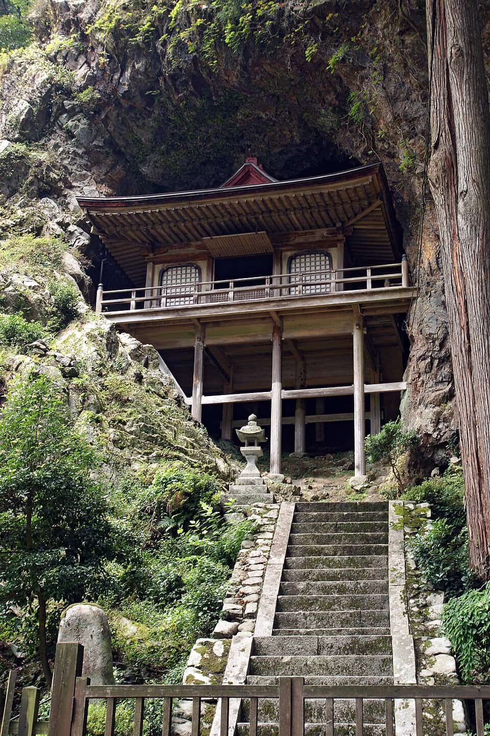 Fudoin Iwayado (不動院岩屋堂)